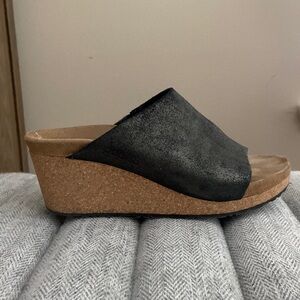 Papadillo wedges (by Birkenstock).